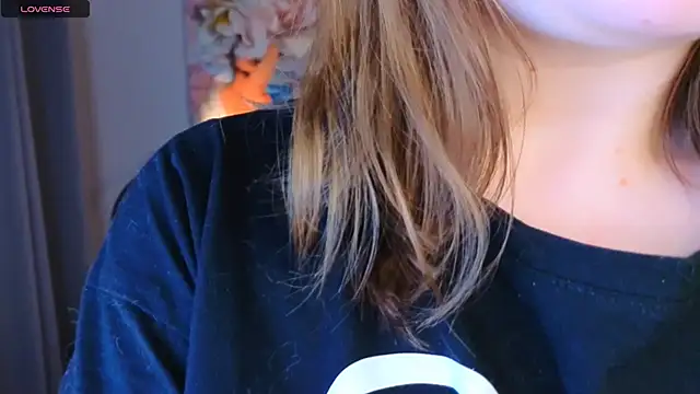 Snapshot of fairy_tara chatting on 3, 12, 2025 fairy tara online show from 3, 12, 2025