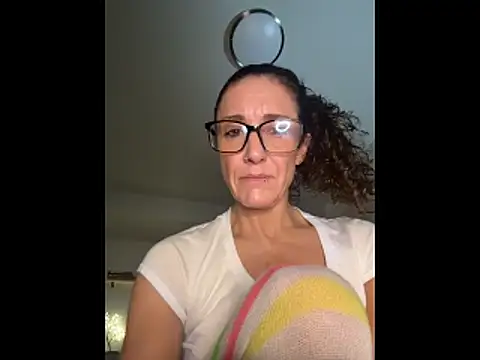 PetitemarieeThaReal online show from 19, 11, 2025