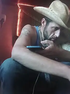 Snapshot of juancarloshunnit chatting on 16, 11, 2025 juancarloshunnit online show from 16, 11, 2025