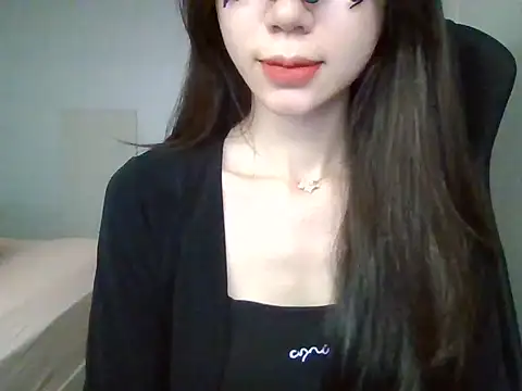 Snapshot of -Alicee- chatting on 24, 10, 2025 -Alicee- online show from 24, 10, 2025