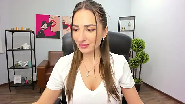 Snapshot of LaraSmelal chatting on 4, 11, 2025 LaraSmelal online show from 4, 11, 2025