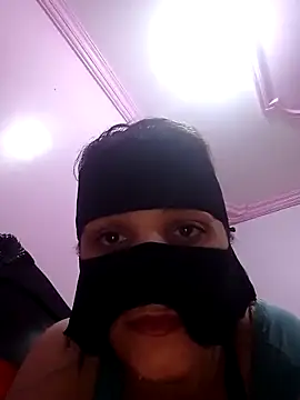 Snapshot of SandyAmr chatting on 22, 11, 2025 SandyAmr online show from 22, 11, 2025