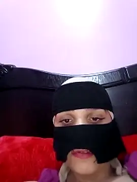 Snapshot of SandyAmr chatting on 1, 12, 2025 SandyAmr online show from 1, 12, 2025