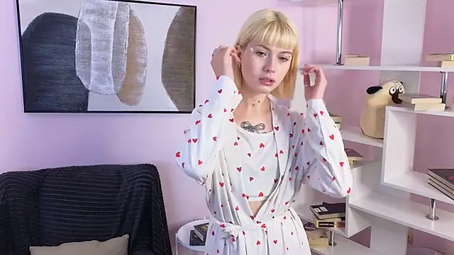 Snapshot of Jasmi_Yets chatting on 5, 11, 2025 Jasmi Yets online show from 5, 11, 2025