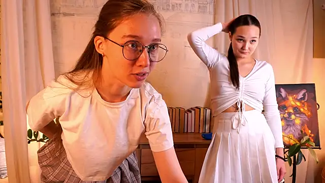 Snapshot of ArianaSweazy chatting on 25, 10, 2025 ArianaSweazy online show from 25, 10, 2025