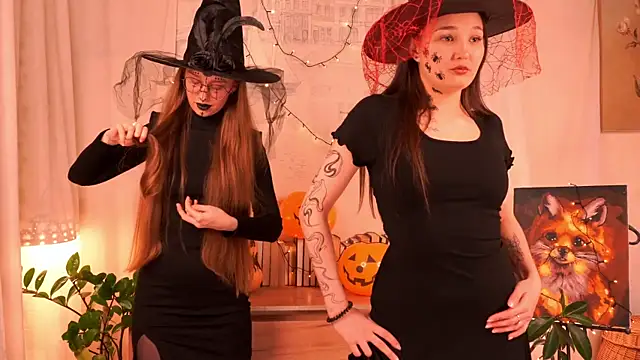 Snapshot of ArianaSweazy chatting on 31, 10, 2025 ArianaSweazy online show from 31, 10, 2025