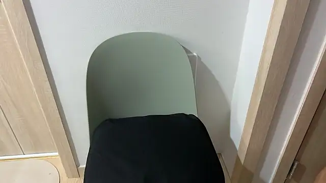 Snapshot of jihoooon_00 chatting on 28, 11, 2025 jihoooon 00 online show from 28, 11, 2025