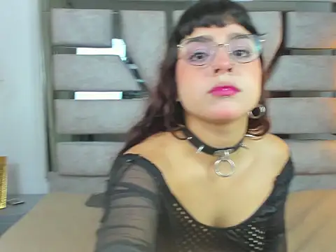 Snapshot of Mindy_Star_ chatting on 6, 11, 2025 Mindy Star online show from 6, 11, 2025