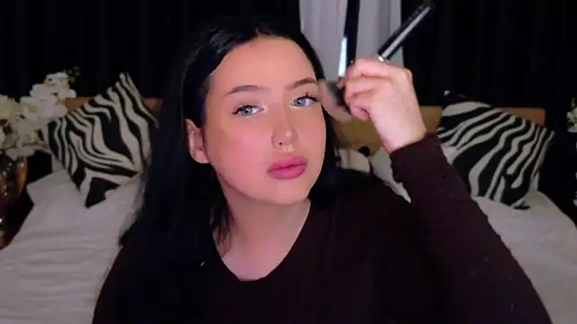 Felicia Herceg online show from 23, 11, 2025