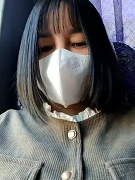 Snapshot of Mina-02 chatting on 28, 11, 2025 Mina-02 online show from 28, 11, 2025