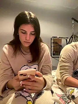 Brunnettebabe007 online show from 8, 11, 2025