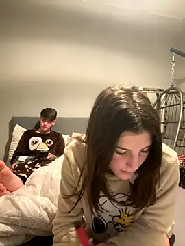 Brunnettebabe007 online show from 26, 11, 2025