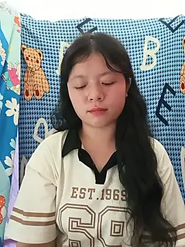 Snapshot of lisa-bae00 chatting on 4, 7, 2026 lisa-bae00 online show from 4, 7, 2026