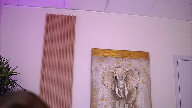 LaraSynn online show from 16, 11, 2025