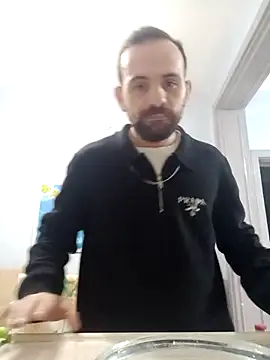 Snapshot of lazzzz09 chatting on 25, 10, 2025 lazzzz09 online show from 25, 10, 2025