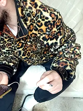 Snapshot of lazzzz09 chatting on 15, 11, 2025 lazzzz09 online show from 15, 11, 2025