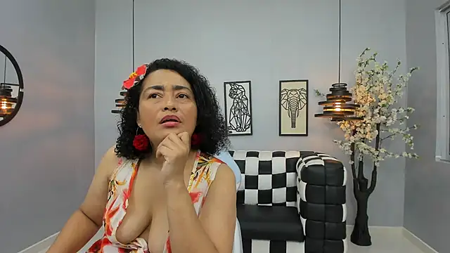 Snapshot of Bianca_Millf chatting on 14, 5, 2026 Bianca Millf online show from 14, 5, 2026