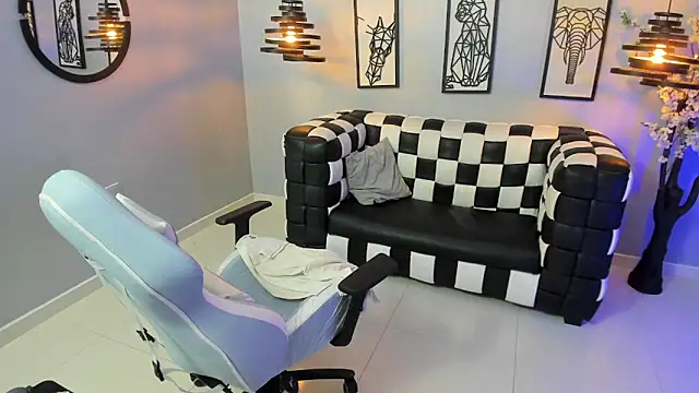 Snapshot of Bianca_Millf chatting on 18, 5, 2026 Bianca Millf online show from 18, 5, 2026