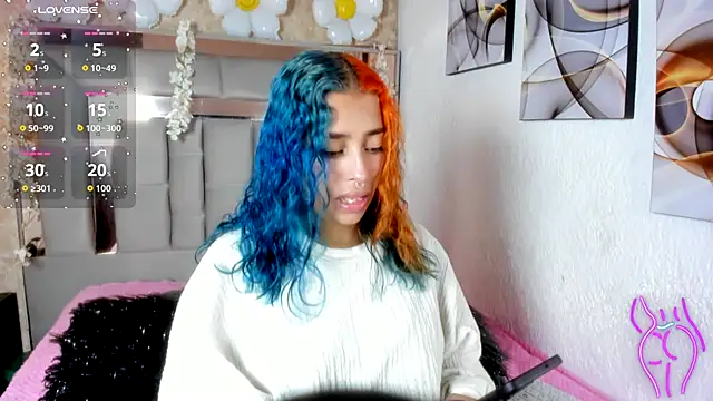 Snapshot of Cristall_ravven chatting on 5, 11, 2025 Cristall ravven online show from 5, 11, 2025