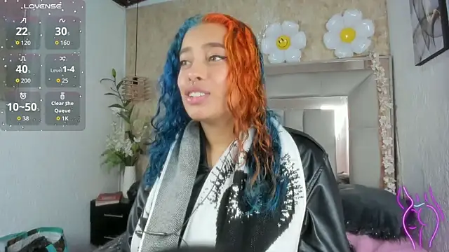 Snapshot of Cristall_ravven chatting on 3, 12, 2025 Cristall ravven online show from 3, 12, 2025