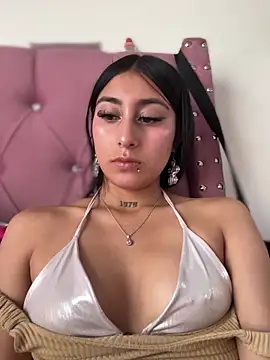 Violeet-Smith online show from 6, 3, 2026