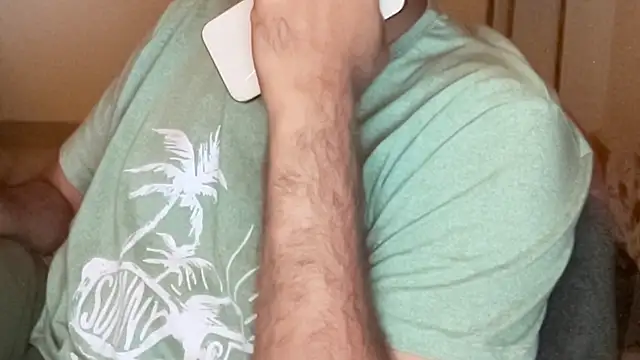 Snapshot of MakeMeAwareAah chatting on 3, 12, 2025 MakeMeAwareAah online show from 3, 12, 2025