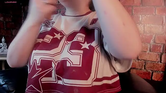 Danna piink  online show from 11, 4, 2026