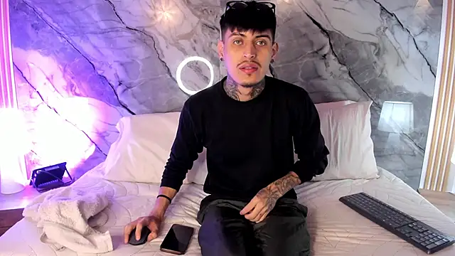 Snapshot of enzorodriguezz chatting on 6, 11, 2025 enzorodriguezz online show from 6, 11, 2025