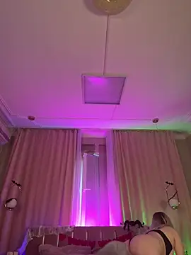 HugeBoobsAlice online show from 1, 11, 2025