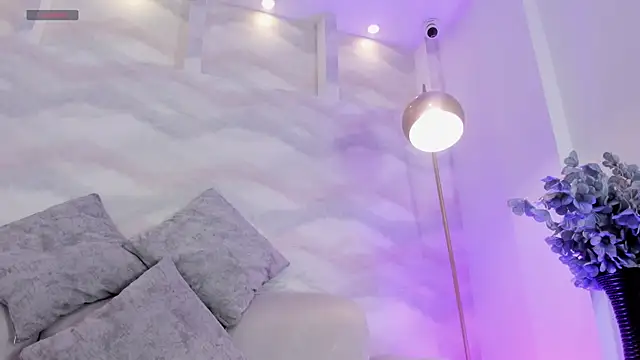 AnnieLove  online show from 3, 11, 2025