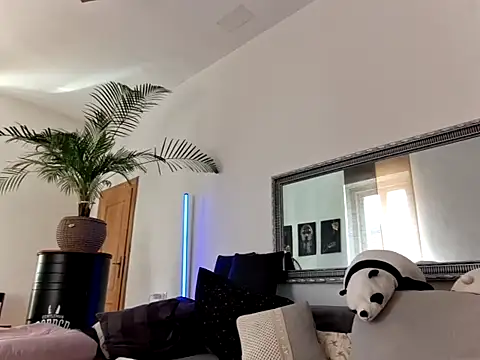 couple mistery online show from 19, 4, 2026