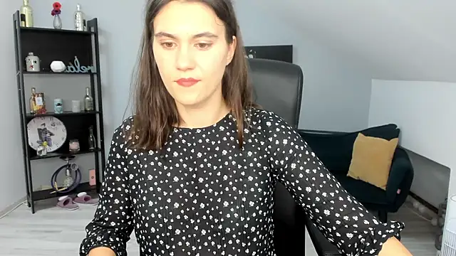 IzzyMonro online show from 22, 10, 2025