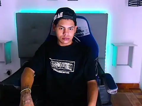 Snapshot of Yordi_Alpha chatting on 15, 12, 2025 Yordi Alpha online show from 15, 12, 2025