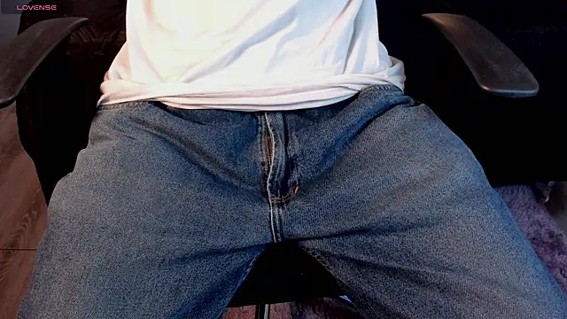 Snapshot of Lil_James chatting on 19, 11, 2025 Lil James online show from 19, 11, 2025