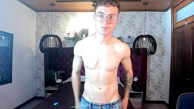 Snapshot of Lil_James chatting on 16, 4, 2026 Lil James online show from 16, 4, 2026