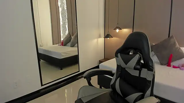 Snapshot of mia_collins96 chatting on 25, 10, 2025 mia collins96 online show from 25, 10, 2025