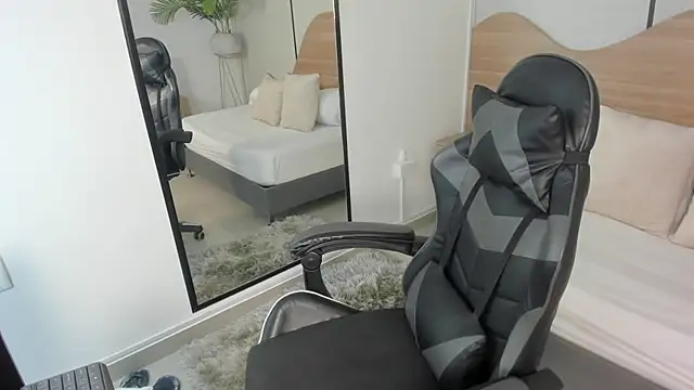 Snapshot of mia_collins96 chatting on 26, 11, 2025 mia collins96 online show from 26, 11, 2025