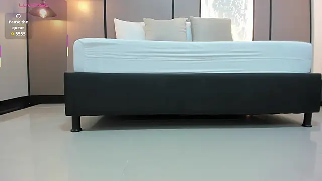 mia collins96 online show from 28, 3, 2026