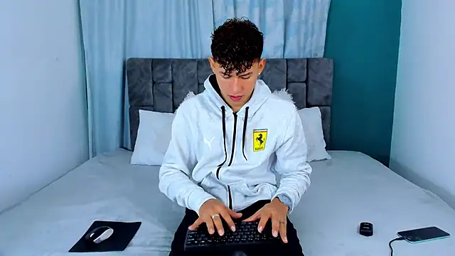 Nicolas Torres  online show from 21, 11, 2025