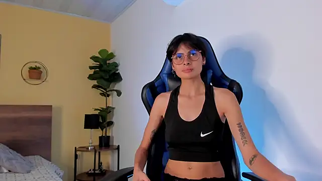 MartinnaGrecco online show from 17, 11, 2025