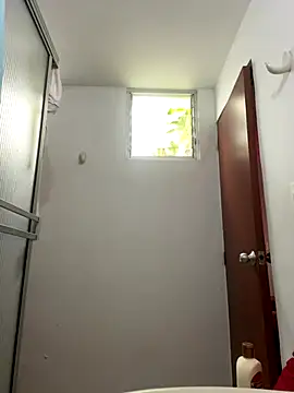 Snapshot of Selena_Roa chatting on 25, 10, 2025 Selena Roa online show from 25, 10, 2025