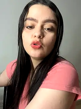 Snapshot of Selena_Roa chatting on 4, 12, 2025 Selena Roa online show from 4, 12, 2025