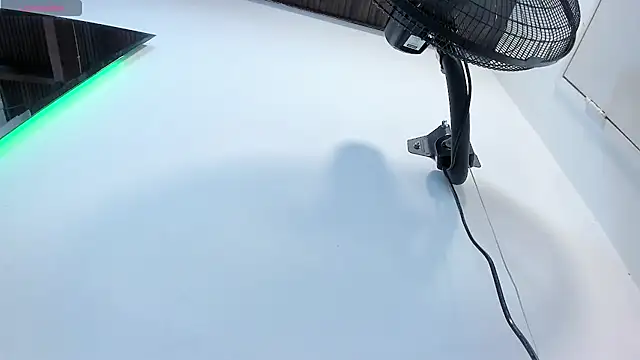 mirandaduboiss online show from 10, 4, 2026