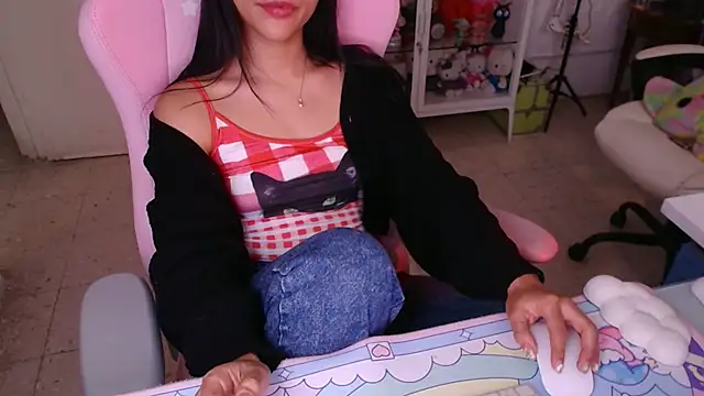 Snapshot of kaithra chatting on 26, 11, 2025 kaithra online show from 26, 11, 2025