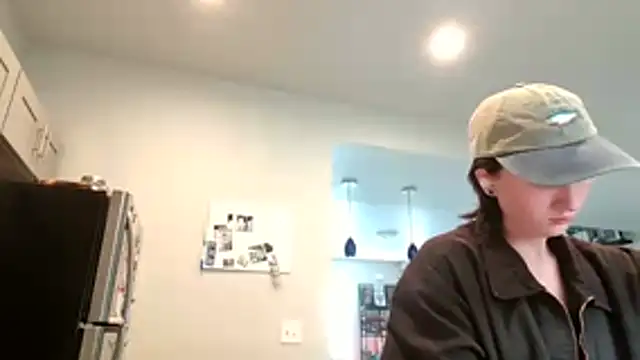 Snapshot of kutekiwi chatting on 29, 10, 2025 kutekiwi online show from 29, 10, 2025