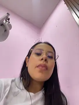 PaulaCruz01 online show from 12, 2, 2026