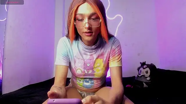 Mika  velvet online show from 10, 11, 2025