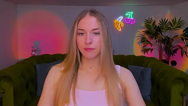 Snapshot of sassy_cutie chatting on 13, 11, 2025 sassy cutie online show from 13, 11, 2025