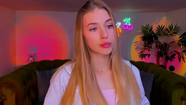 Snapshot of sassy_cutie chatting on 19, 11, 2025 sassy cutie online show from 19, 11, 2025