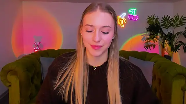 Snapshot of sassy_cutie chatting on 2, 12, 2025 sassy cutie online show from 2, 12, 2025